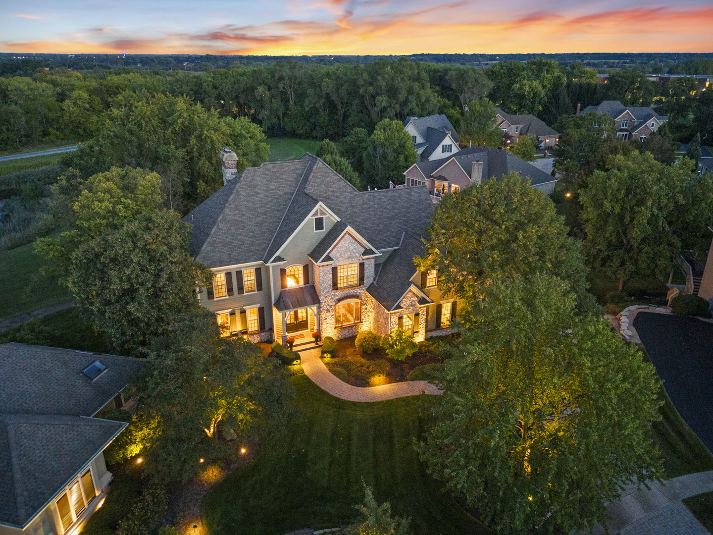 39W114 Fryendall Court