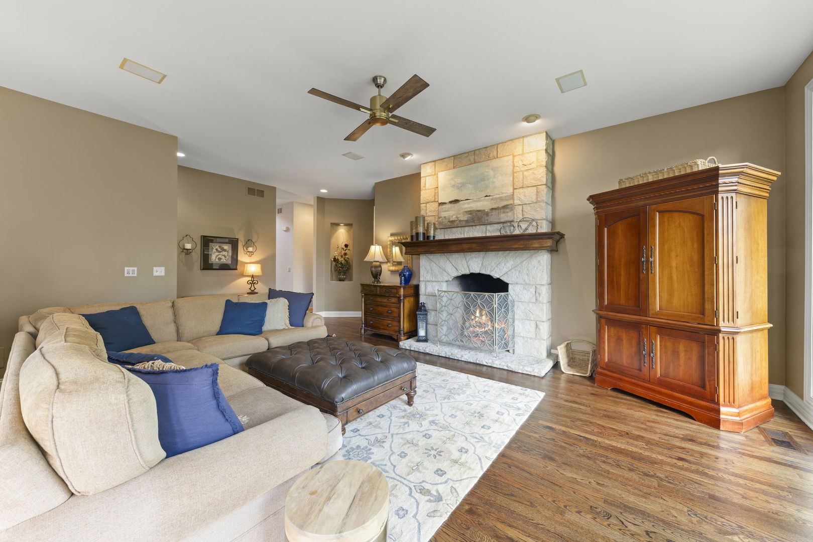 39W114 Fryendall Court