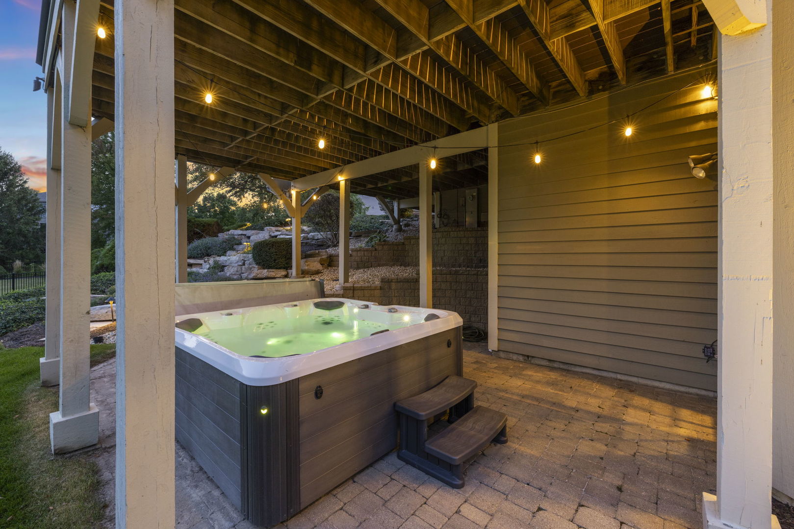 39W114 Fryendall Court