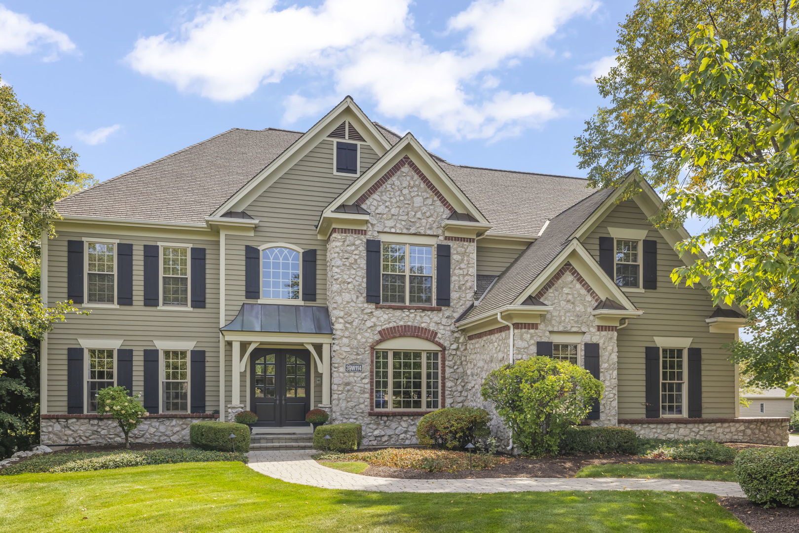 39W114 Fryendall Court