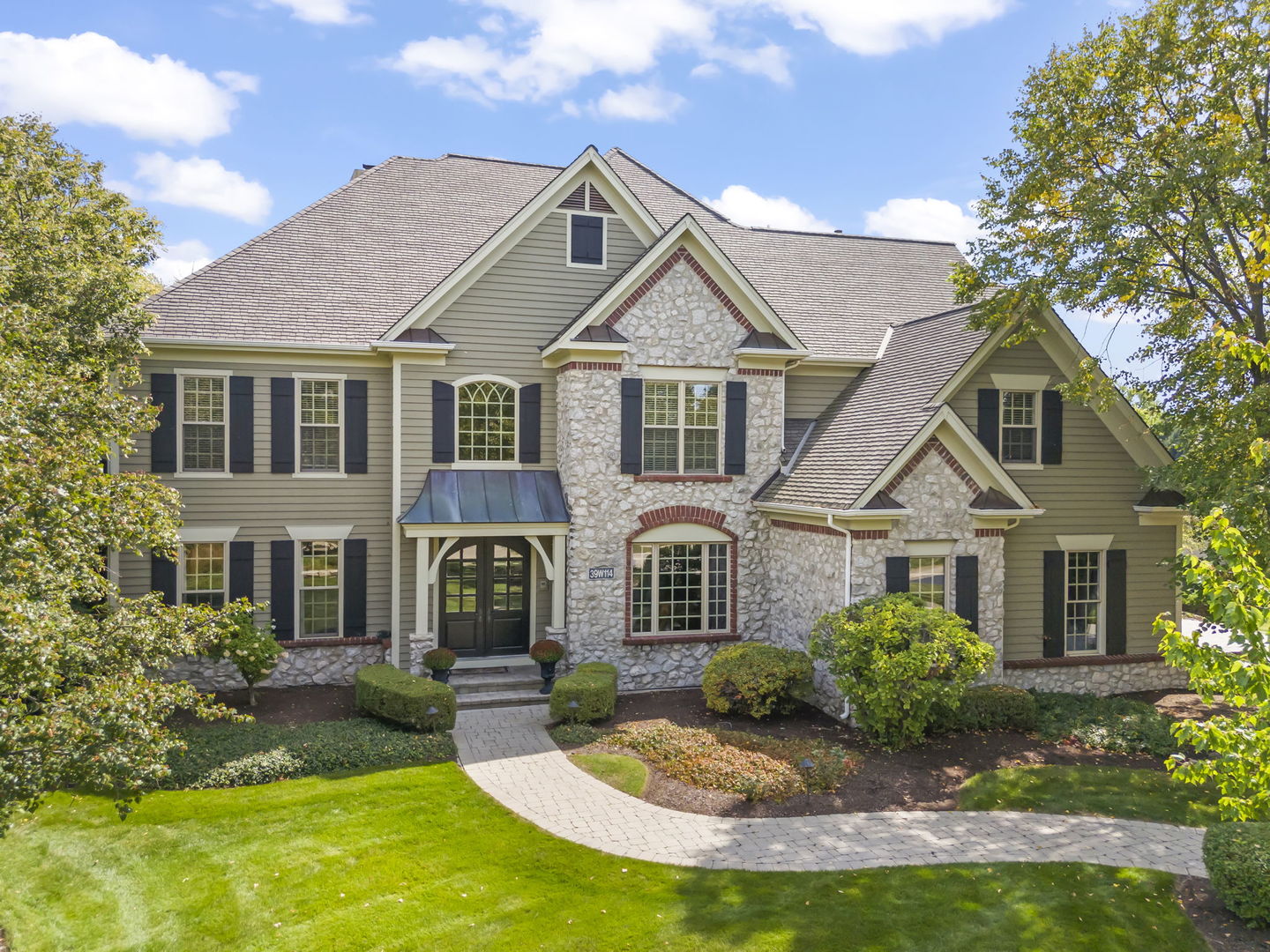 39W114 Fryendall Court