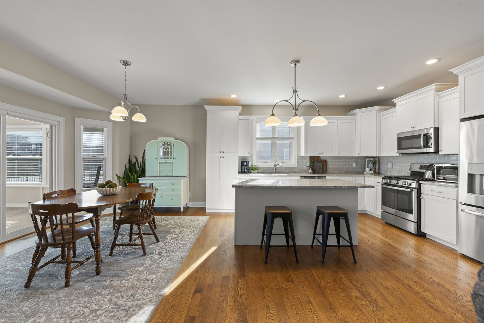 1121 Blackberry Shore Lane