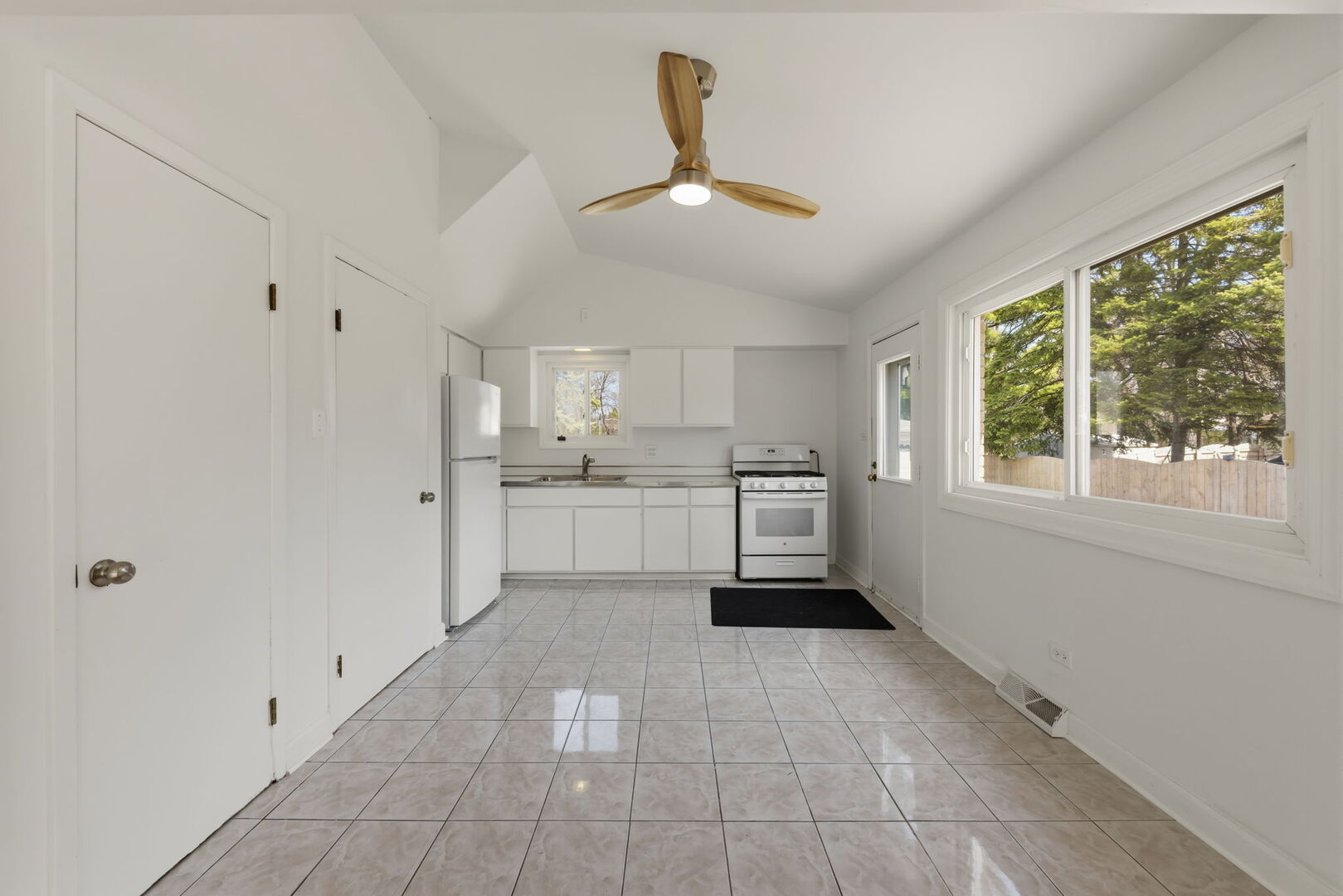 518 E North Broadway Street