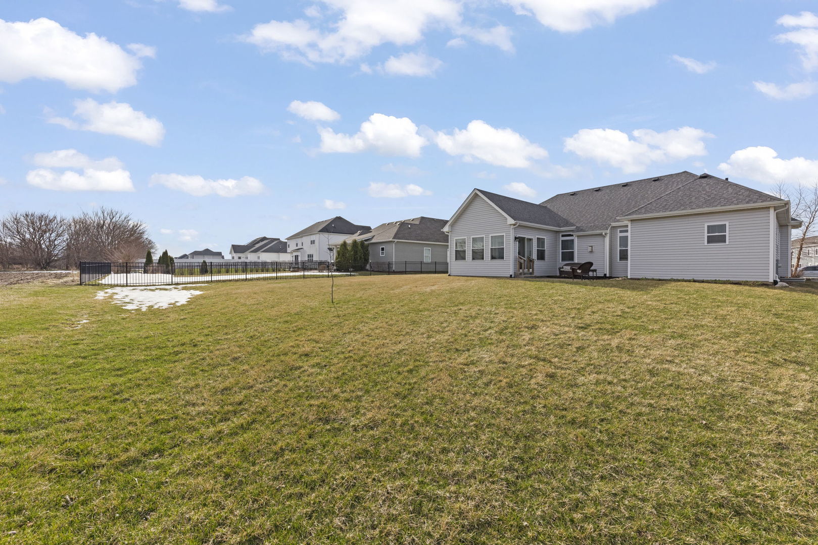 1121 Blackberry Shore Lane