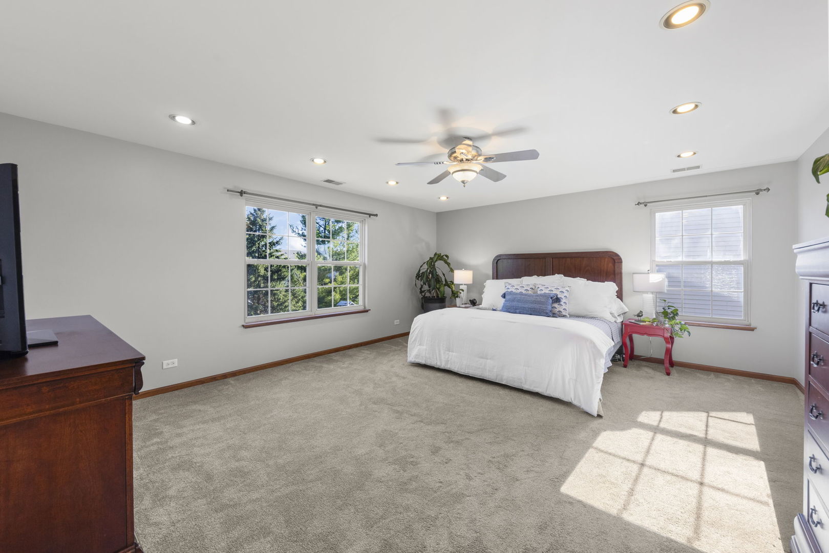 3 E Ellington Court