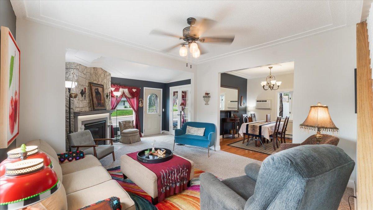 304 Main Street S