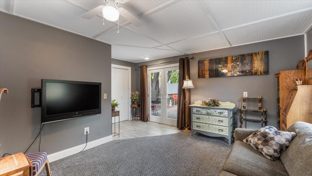 304 Main Street S