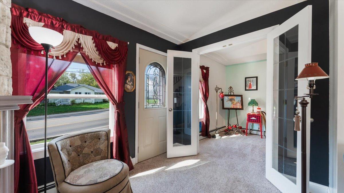 304 Main Street S