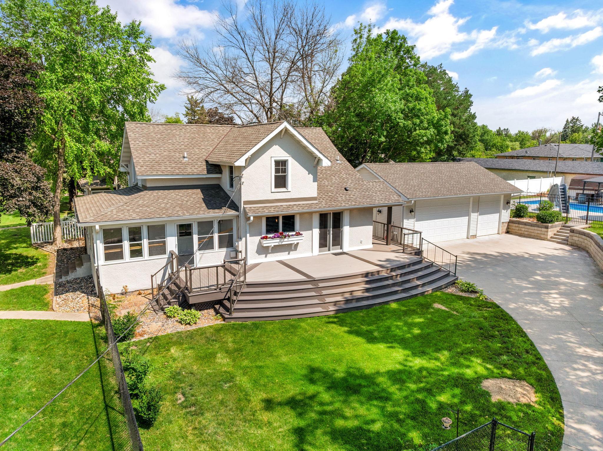 43 Central Avenue W