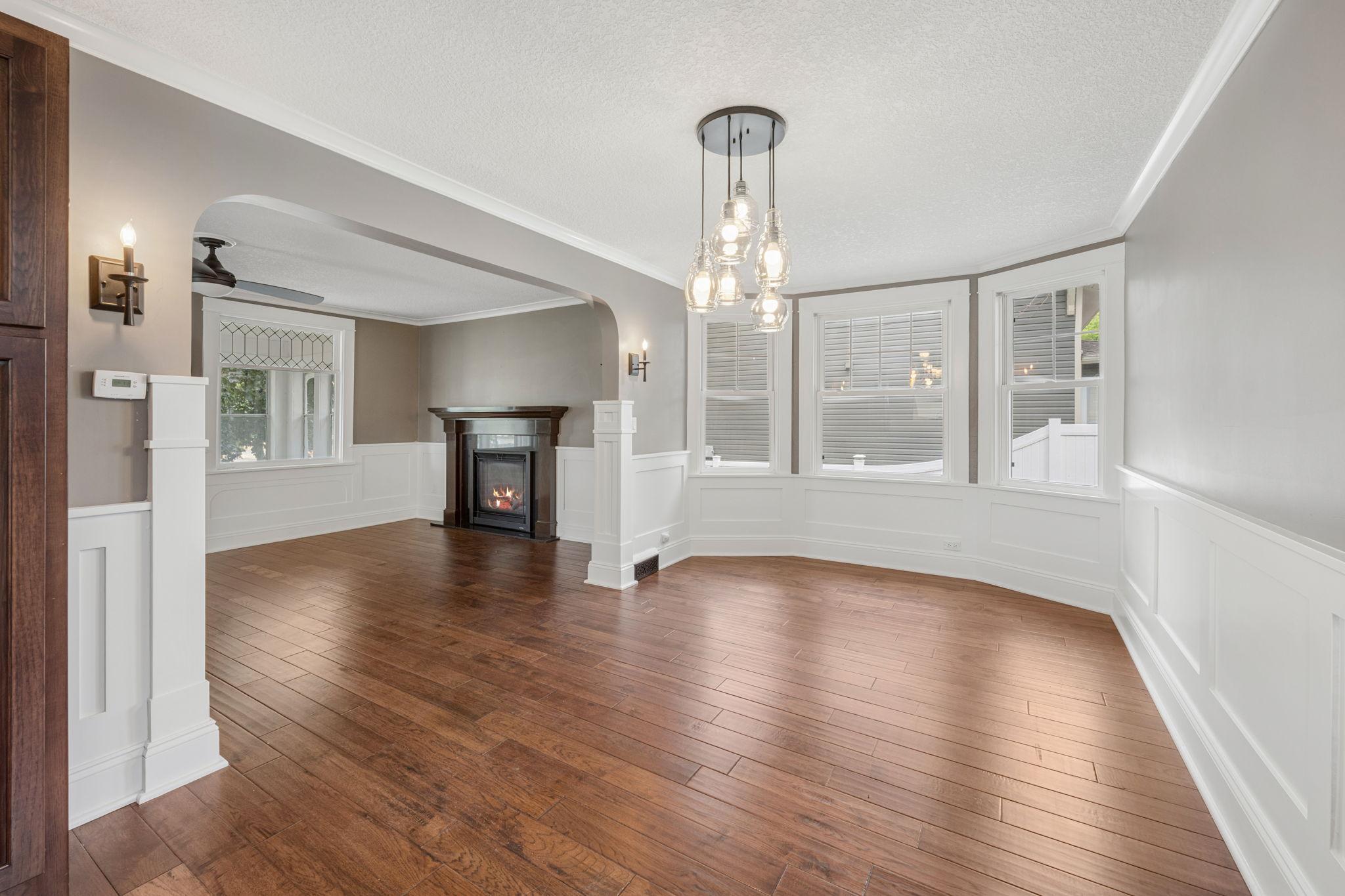 43 Central Avenue W