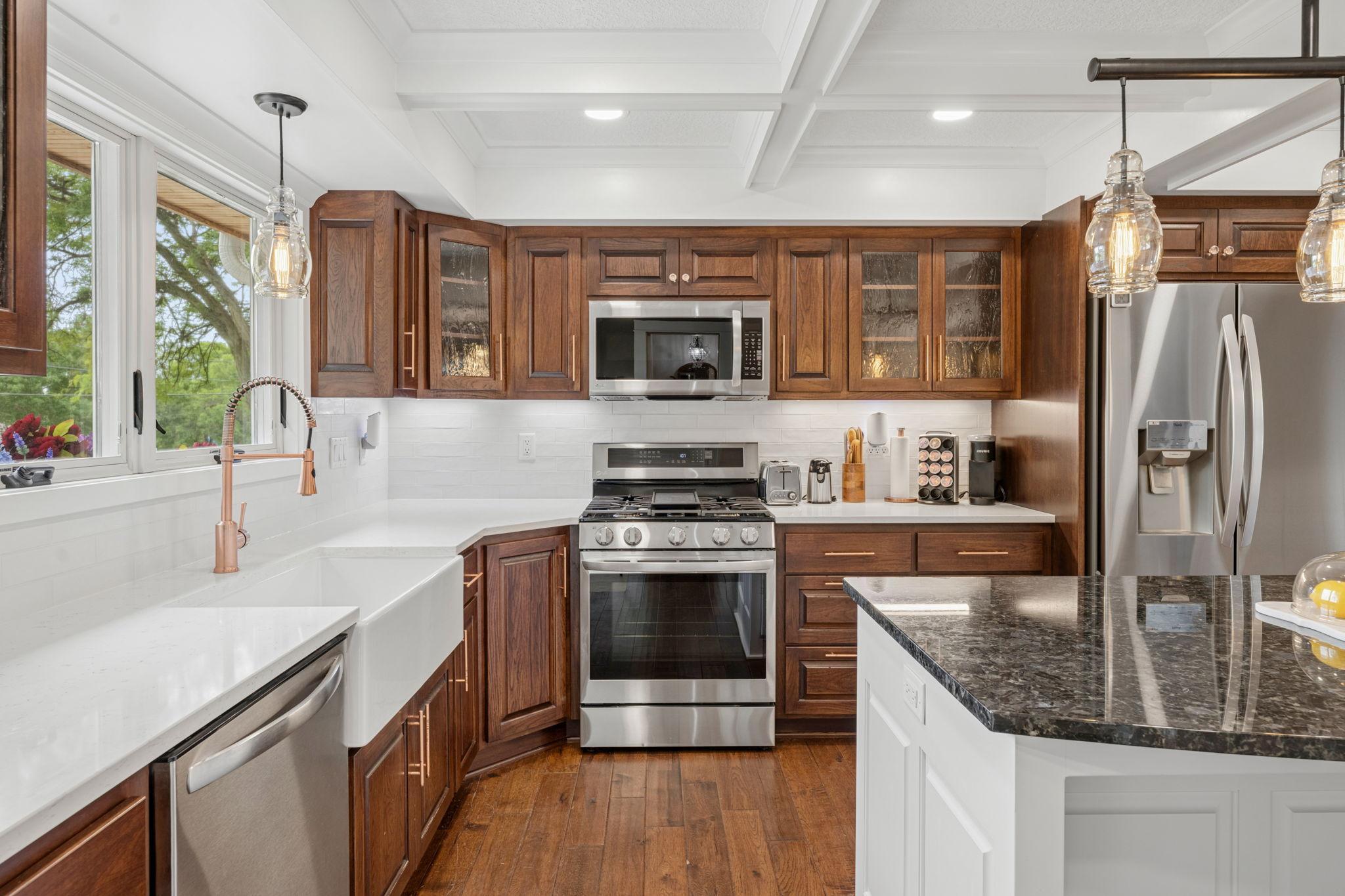 43 Central Avenue W