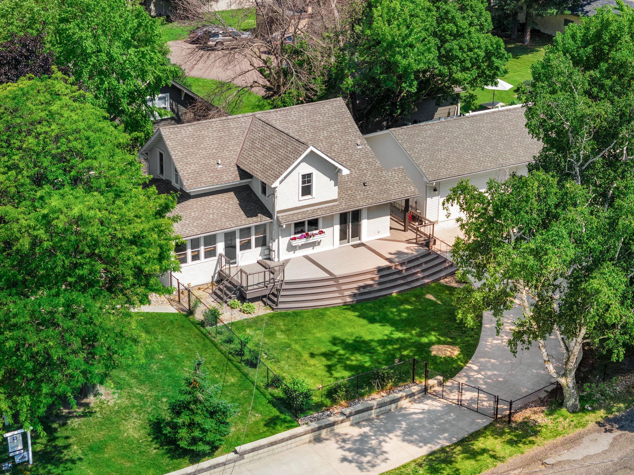 43 Central Avenue W
