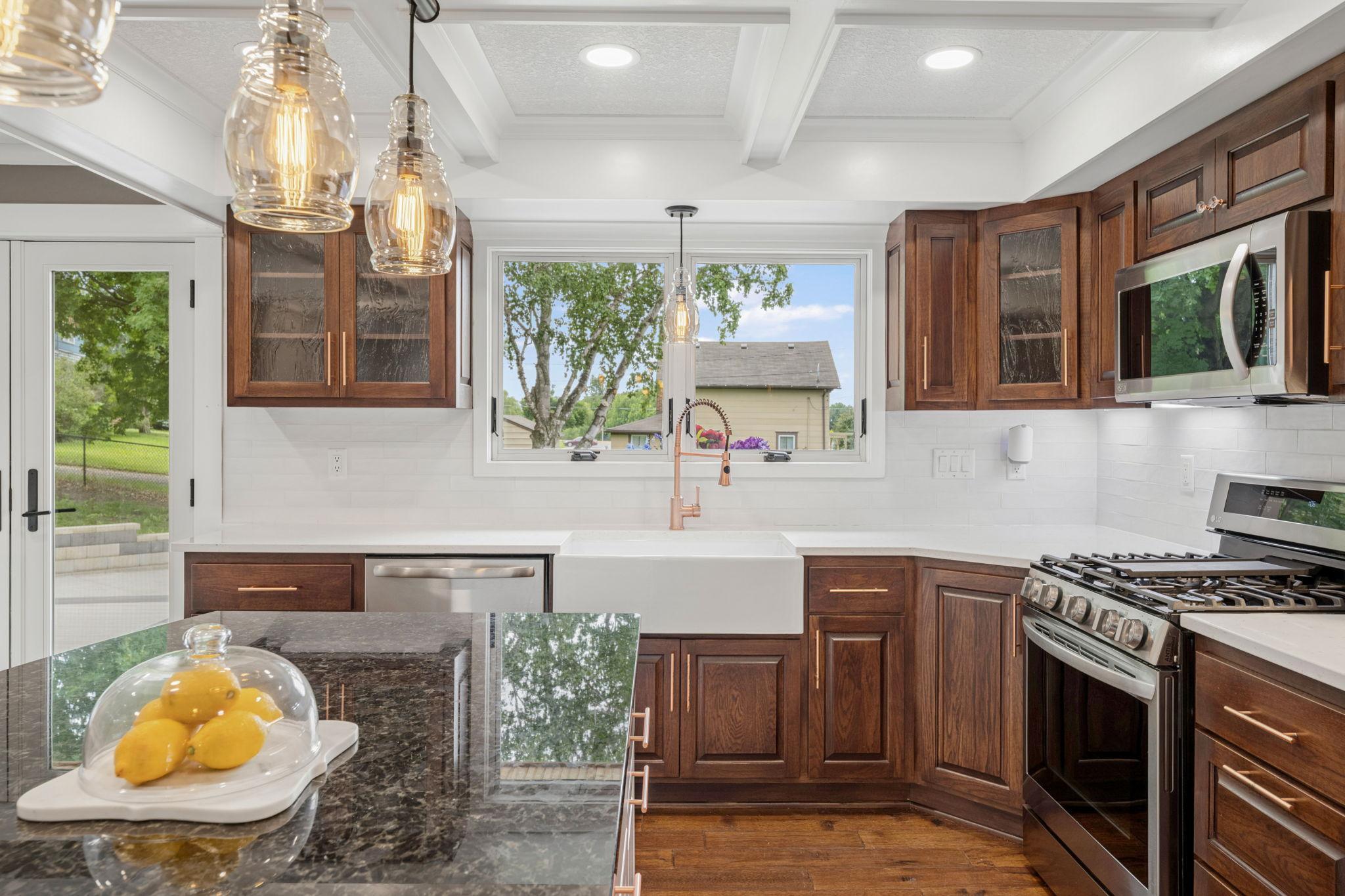 43 Central Avenue W