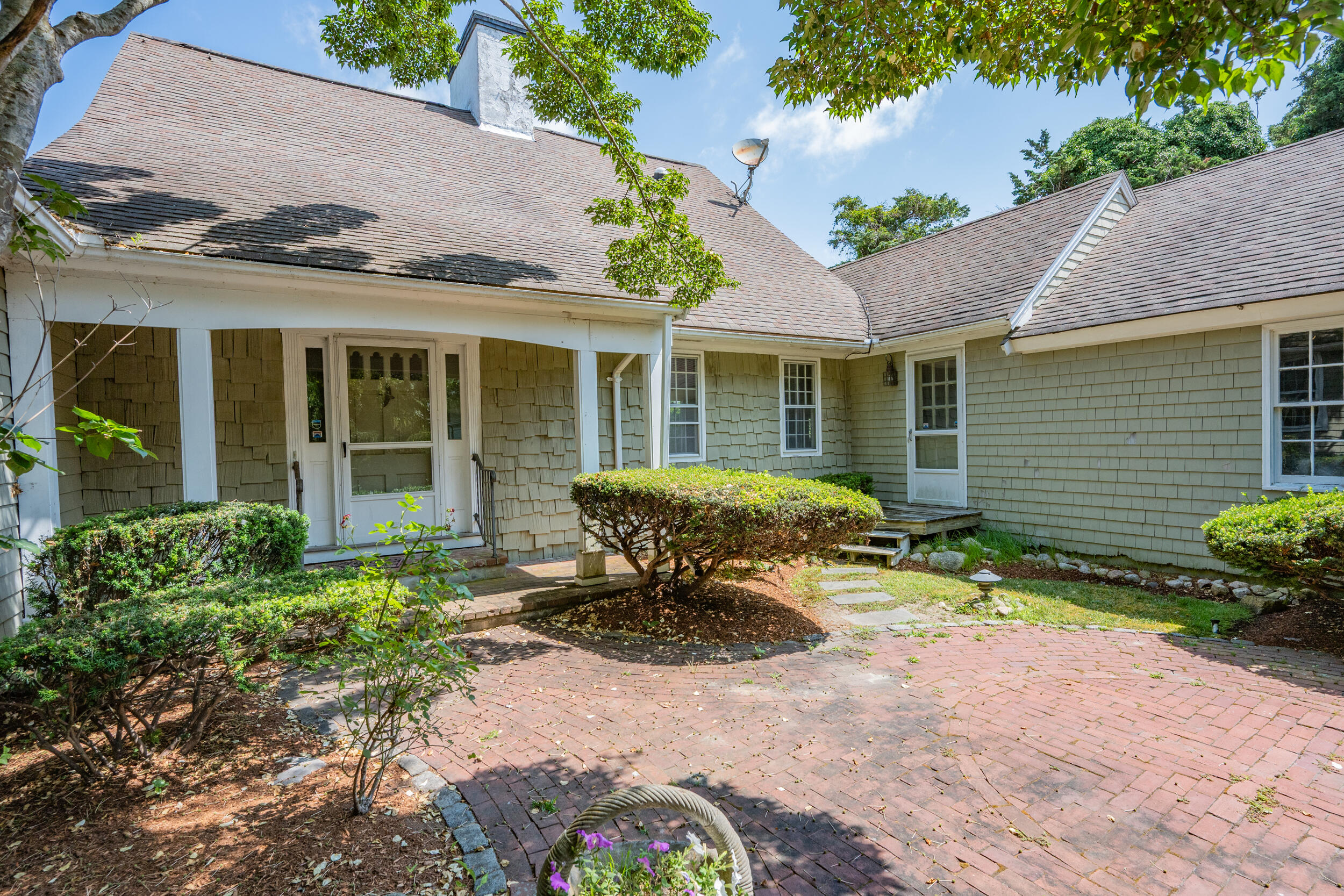 93 Harris Meadow Lane