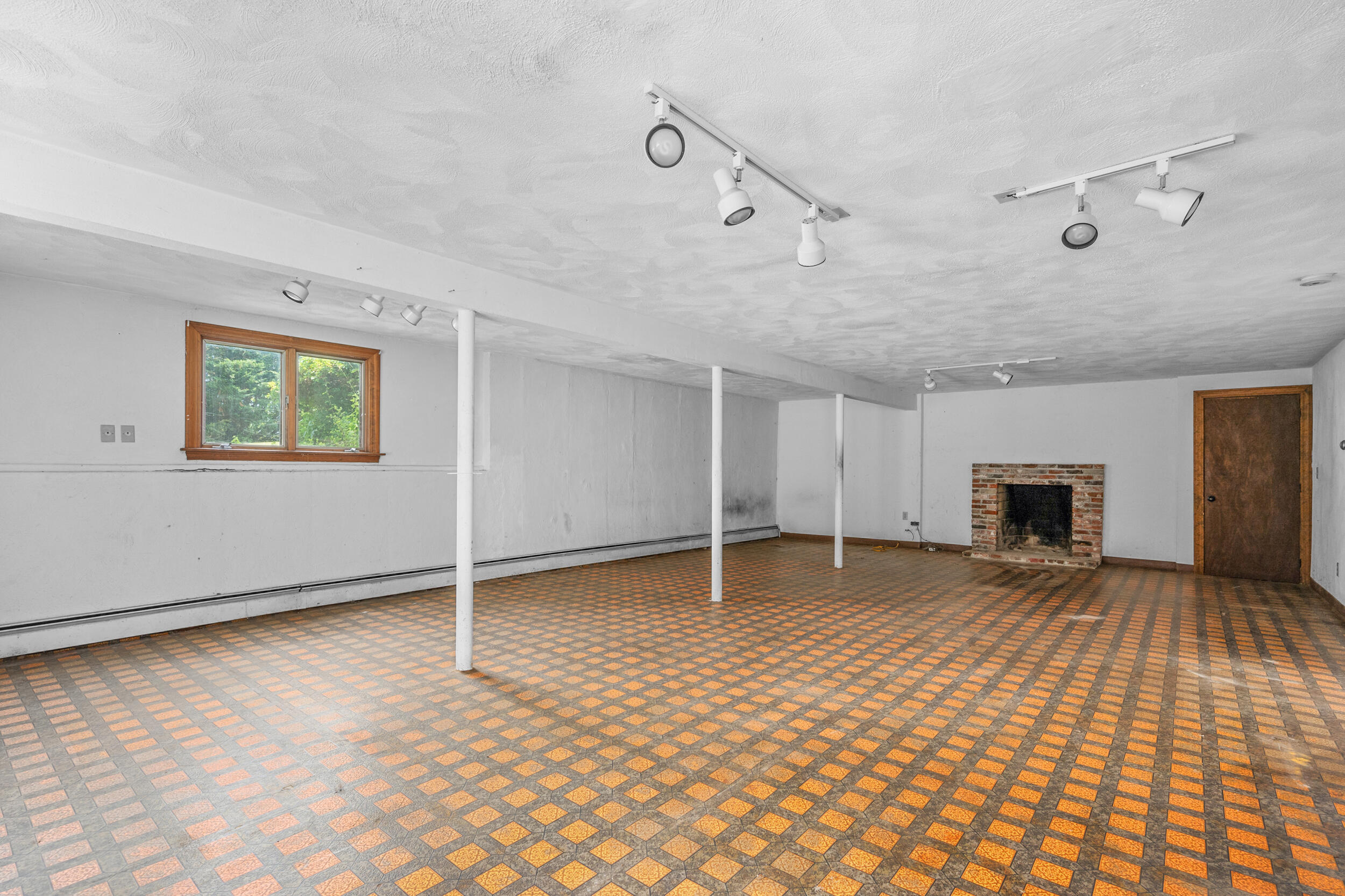 93 Harris Meadow Lane