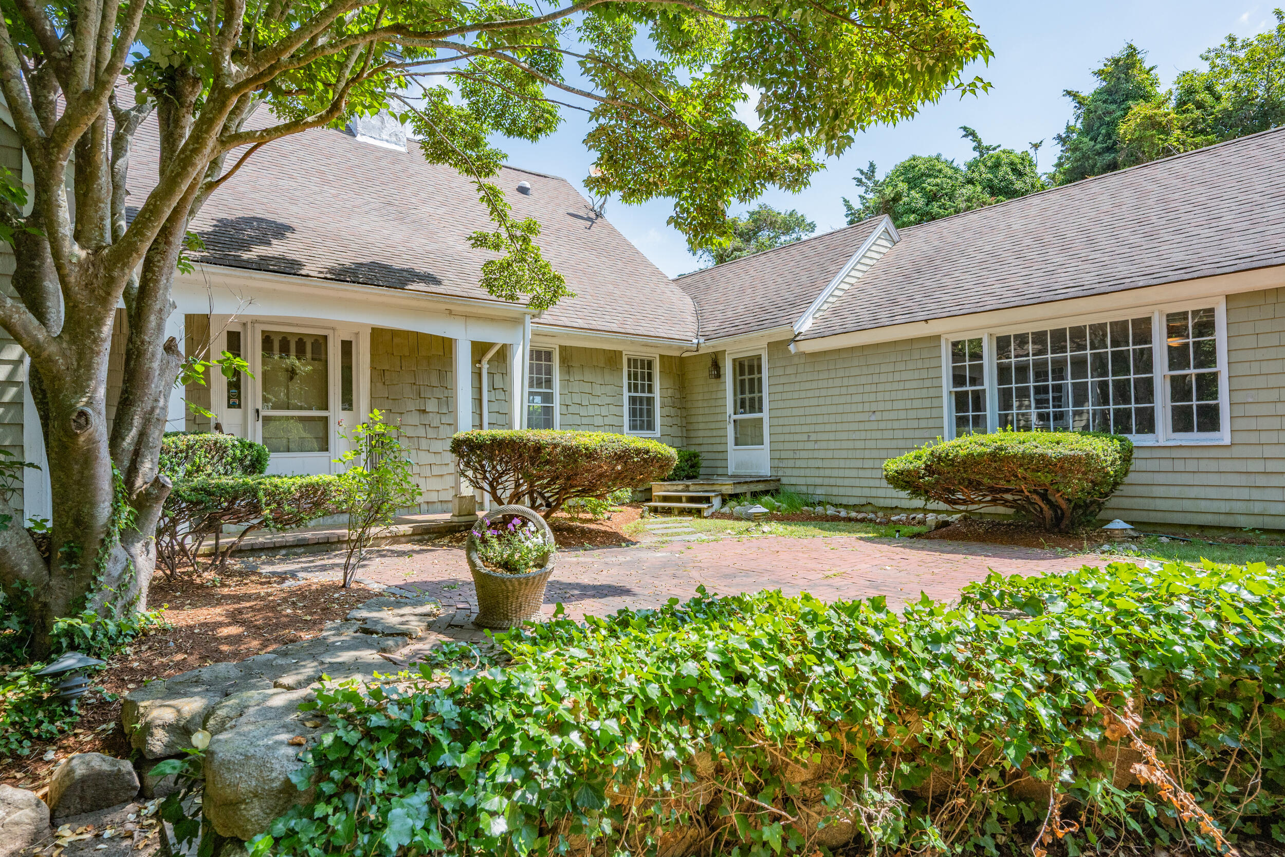93 Harris Meadow Lane