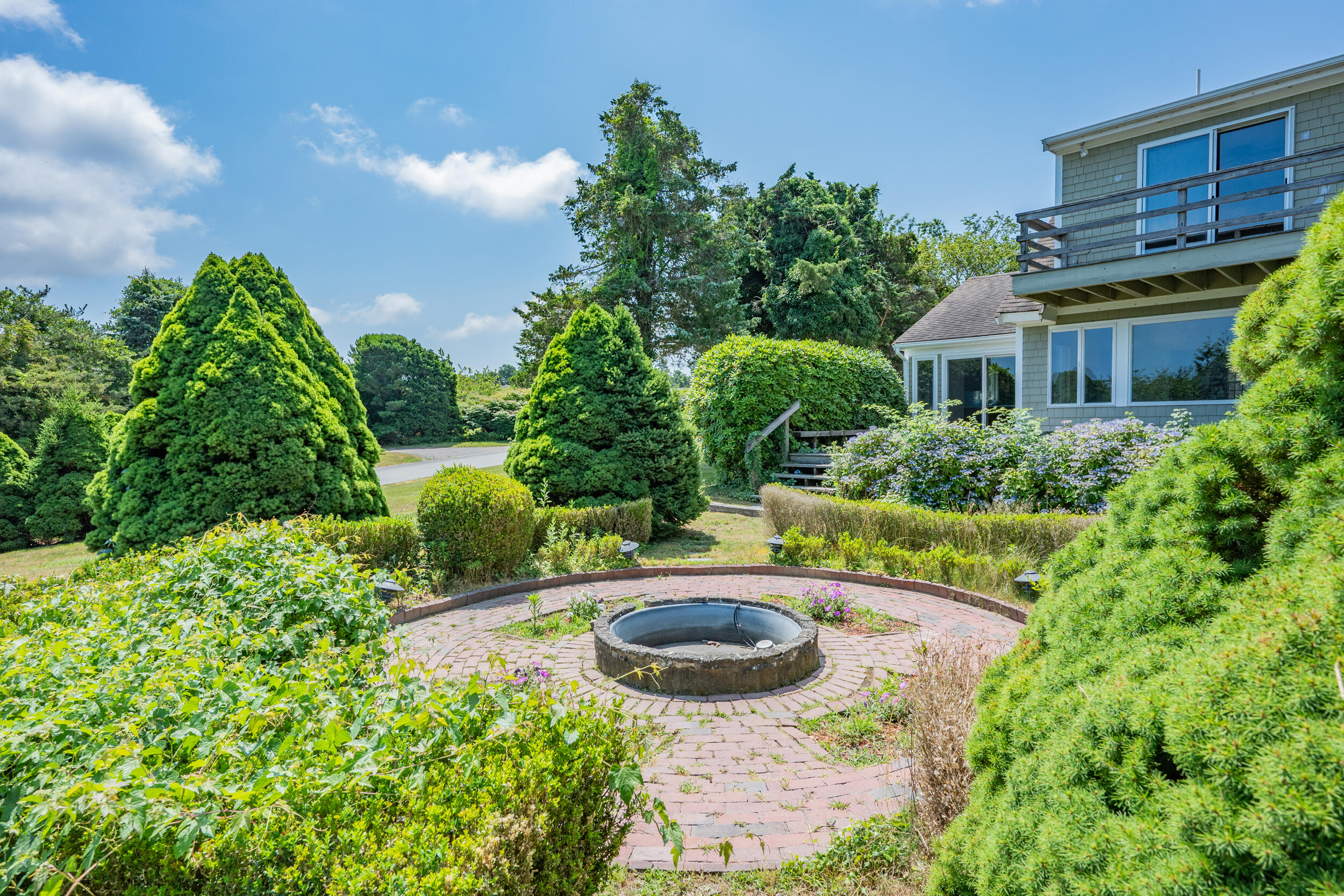 93 Harris Meadow Lane