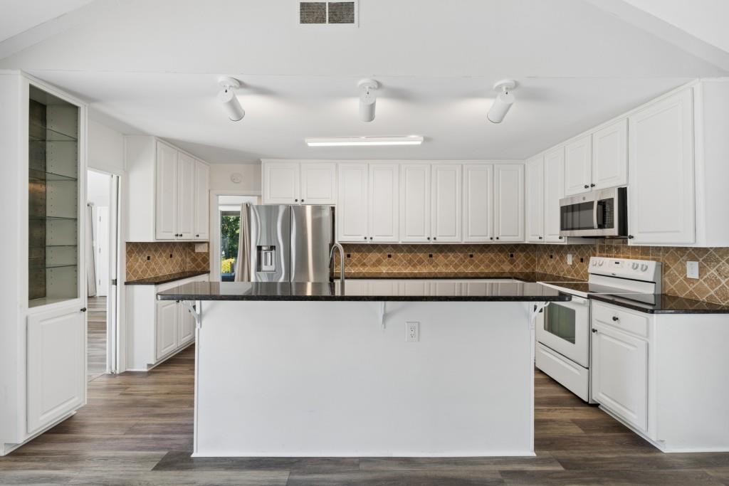 746 Hillwood Drive