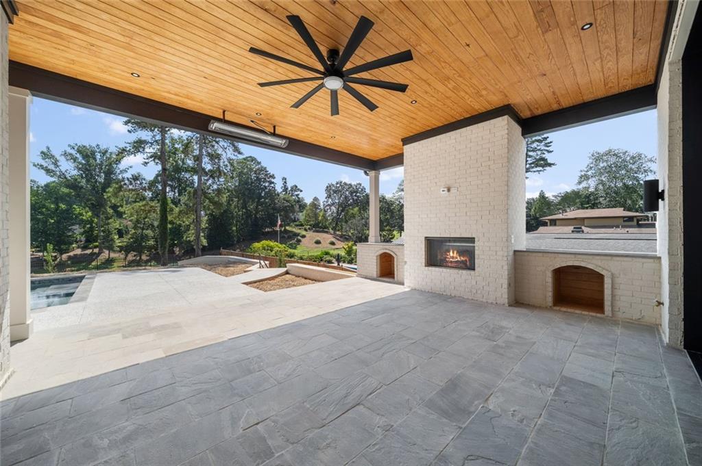 65 Woodlawn Drive NE