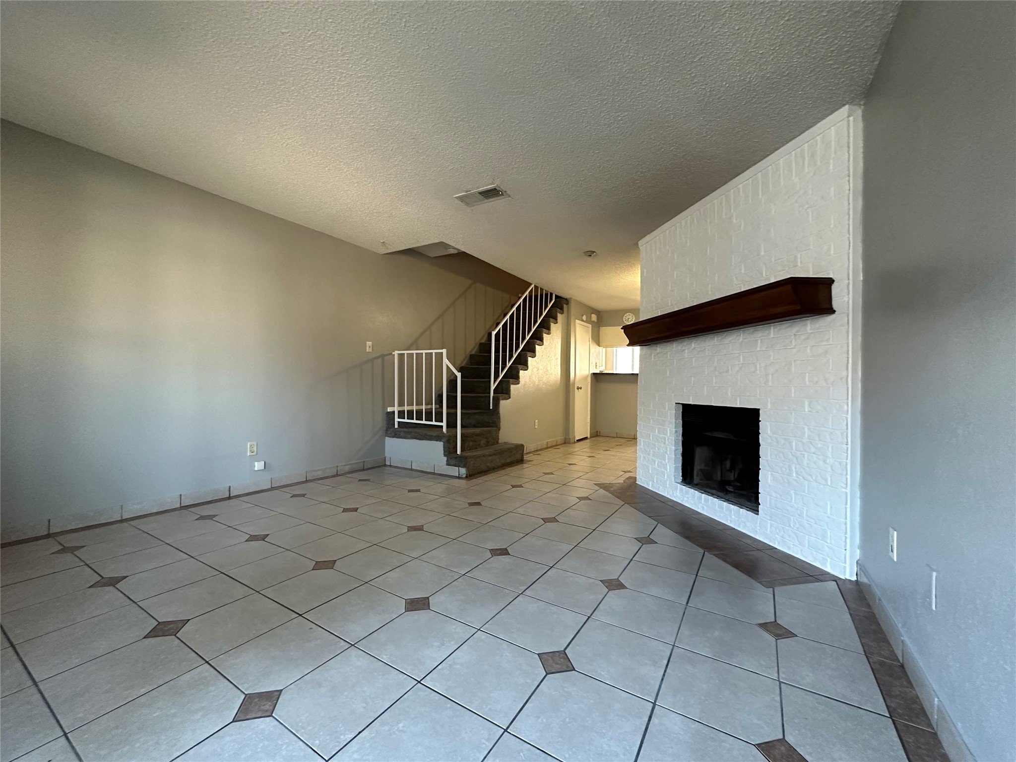 703 Lee Street 3A