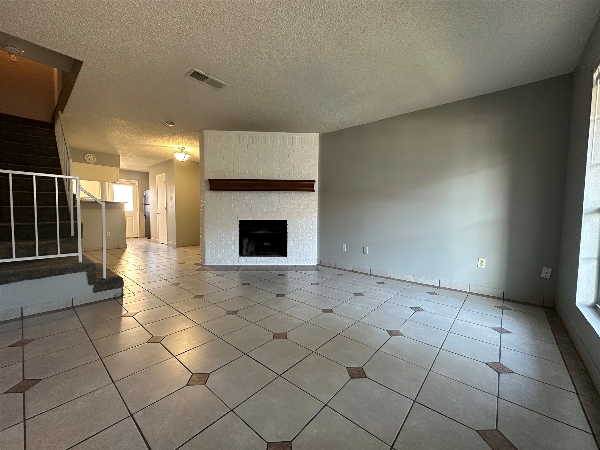 703 Lee Street 3A