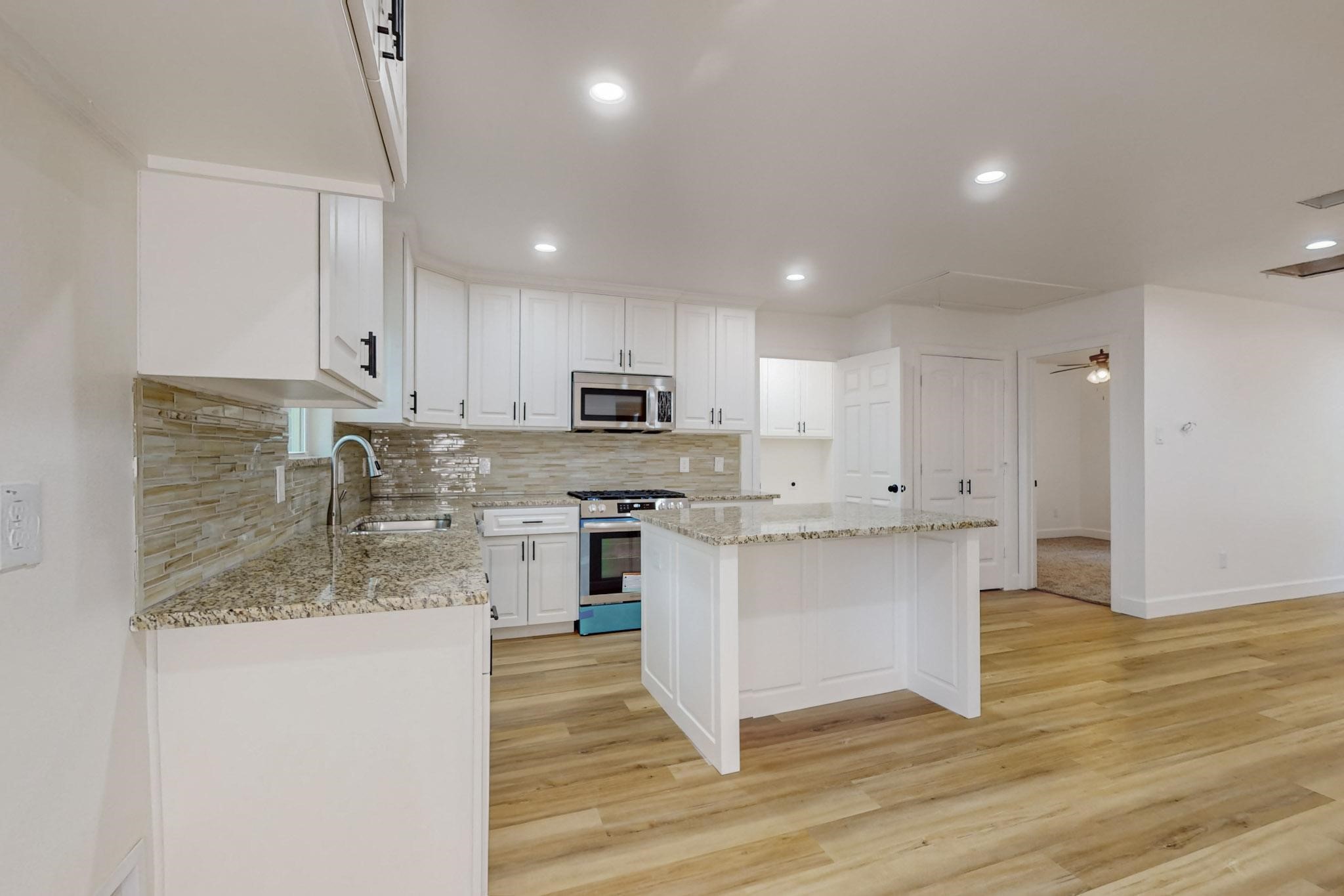 203 W Alamo Street