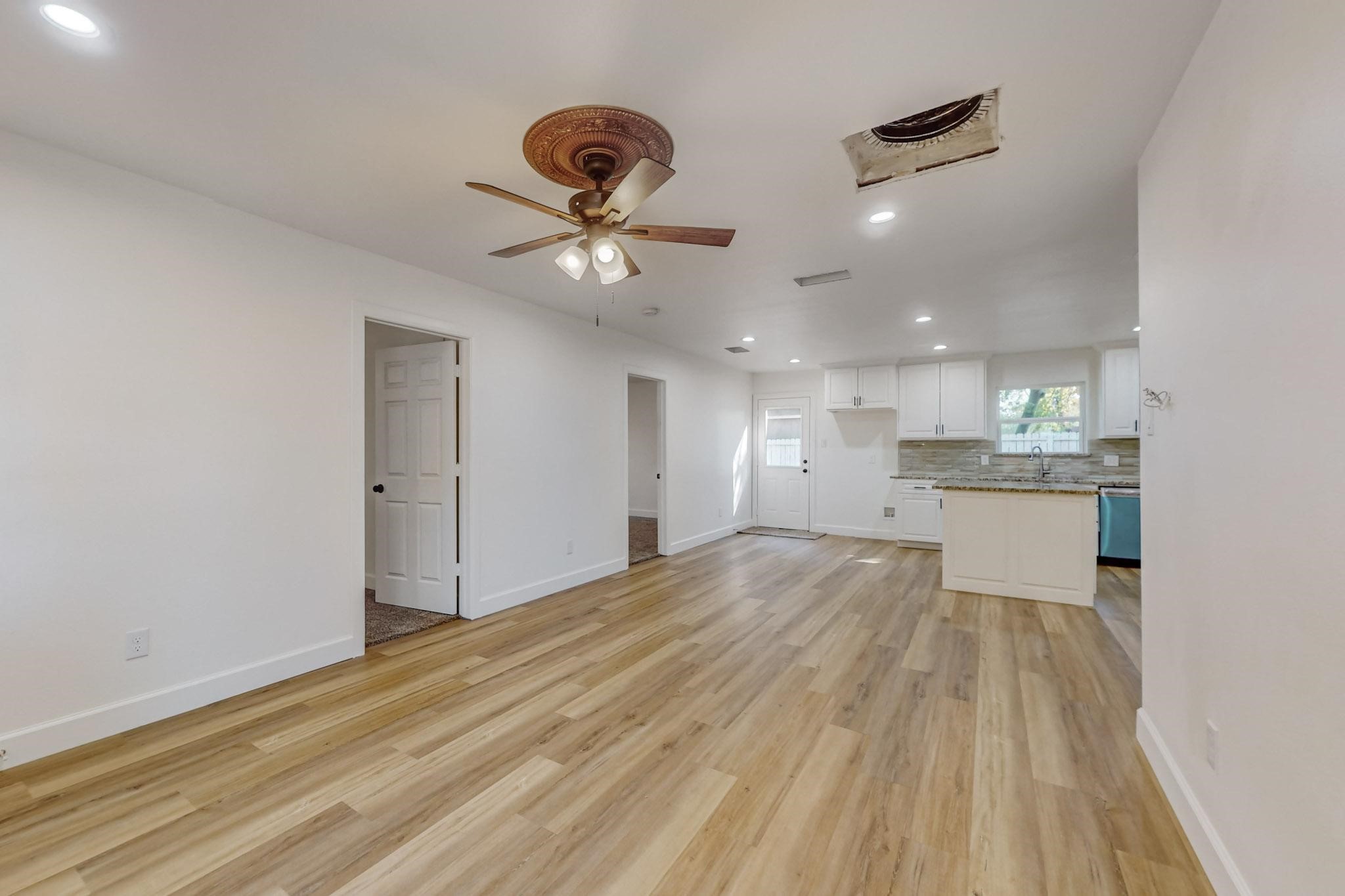 203 W Alamo Street