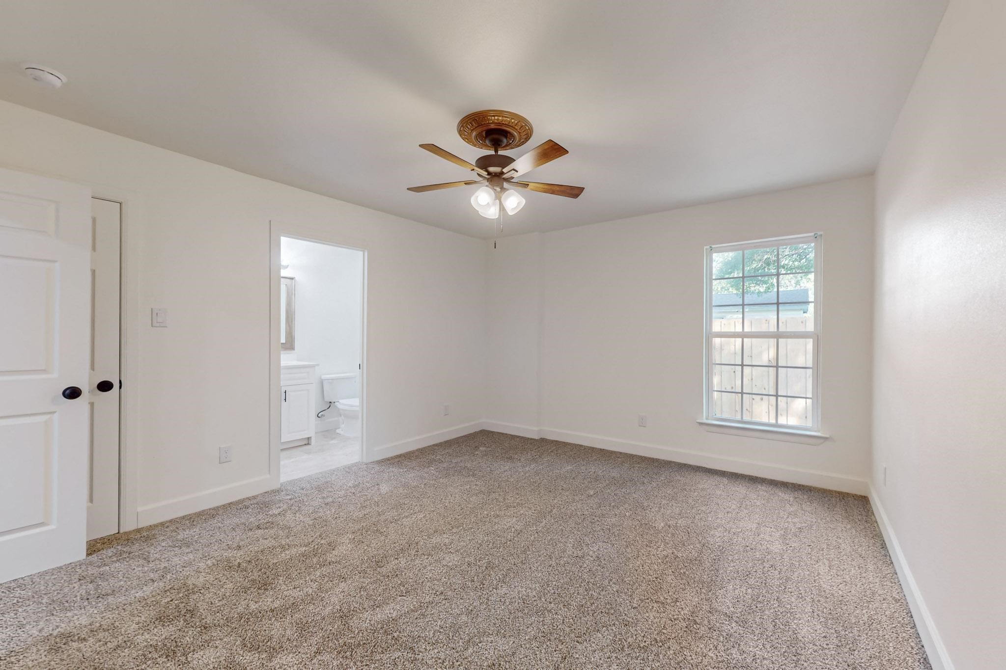 203 W Alamo Street