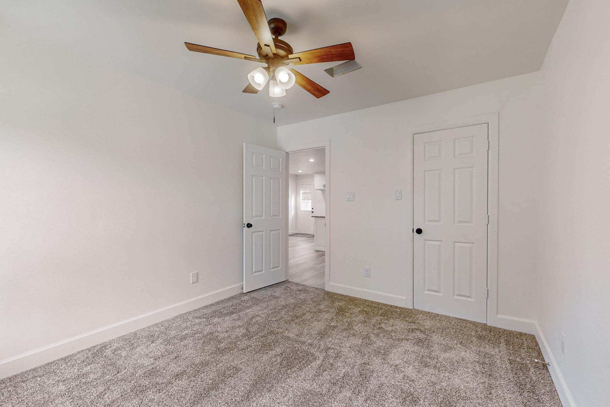 203 W Alamo Street
