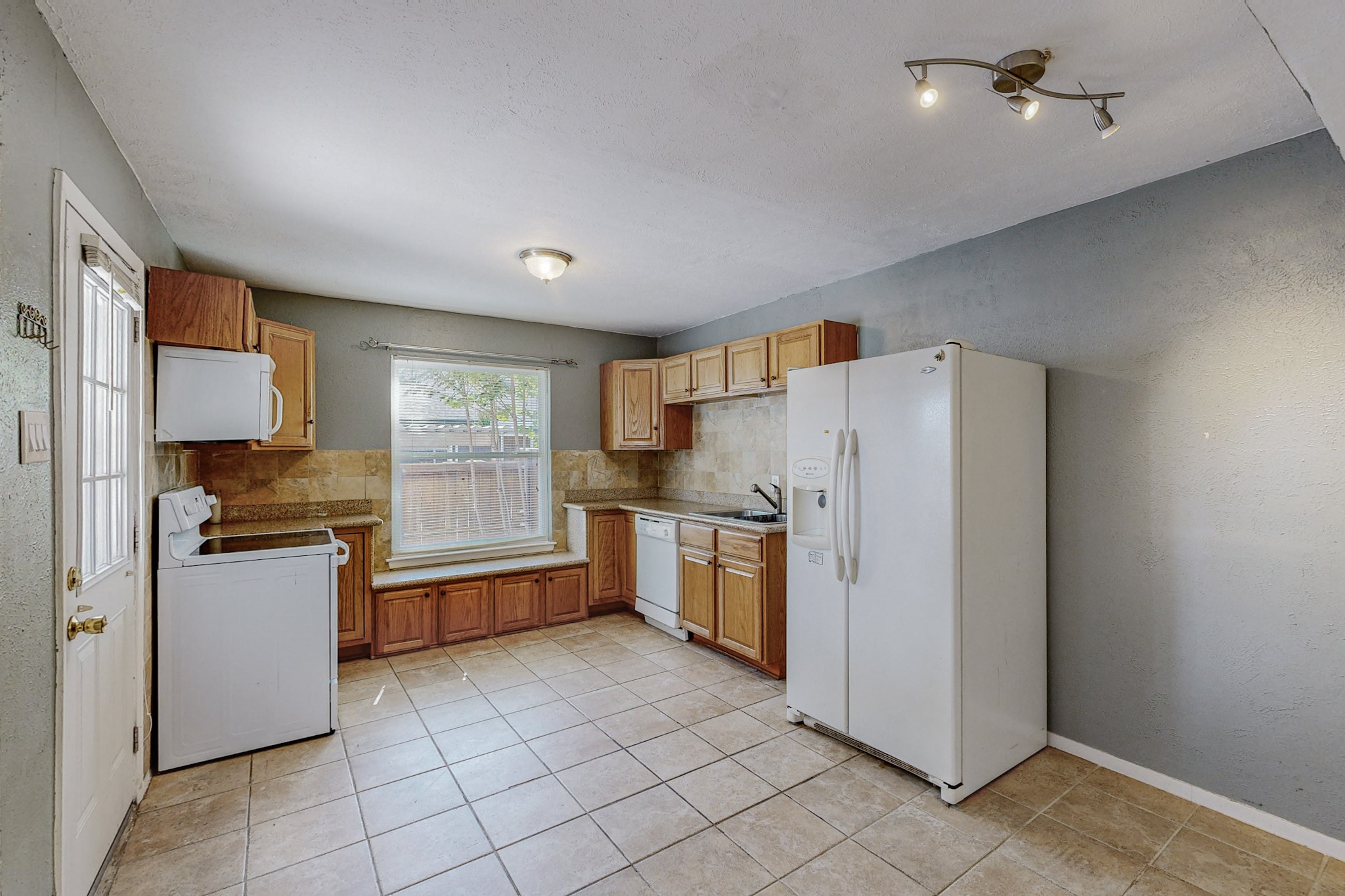 13818 Methuen Green Lane