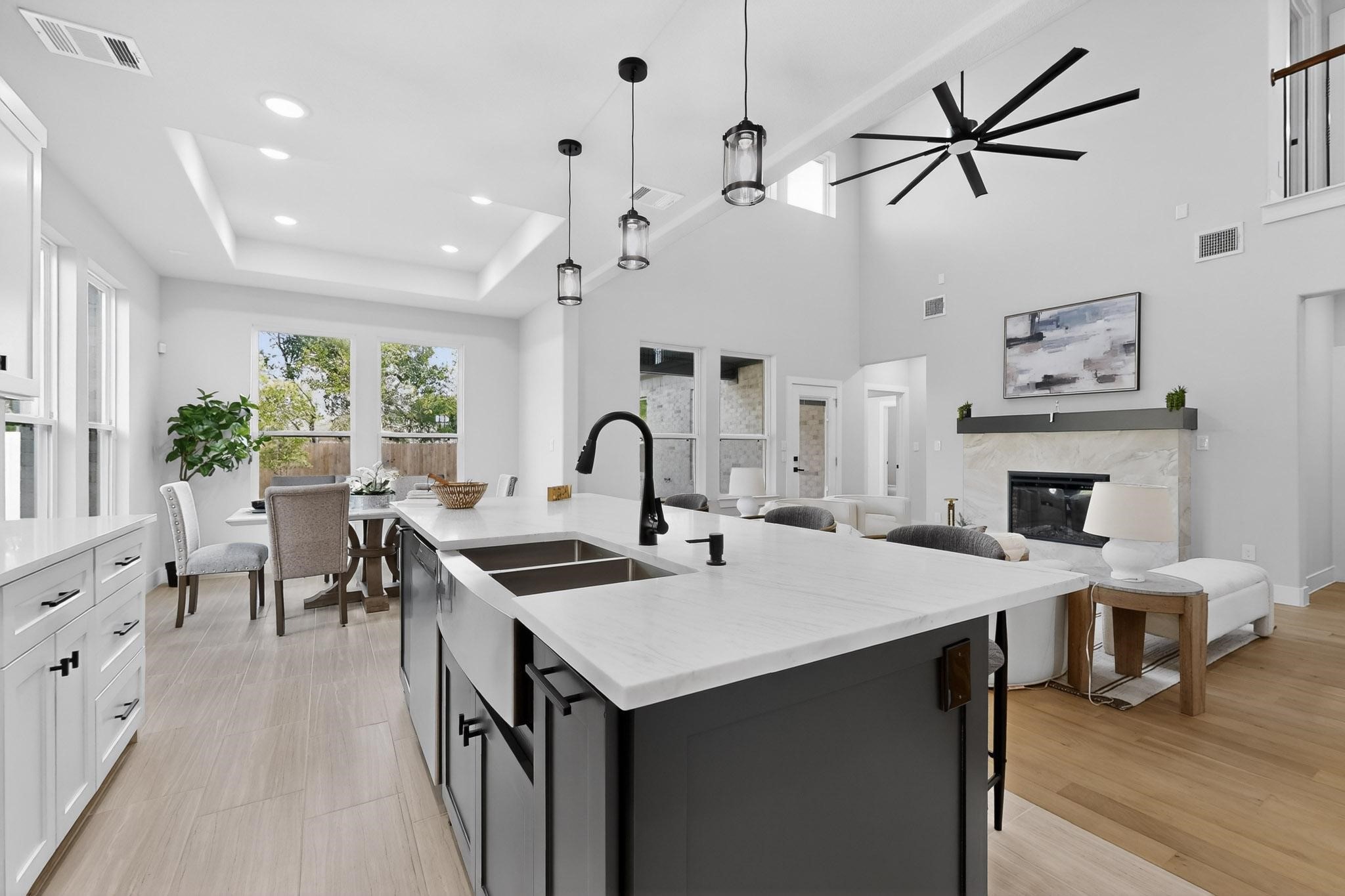 6810 Windward View Drive
