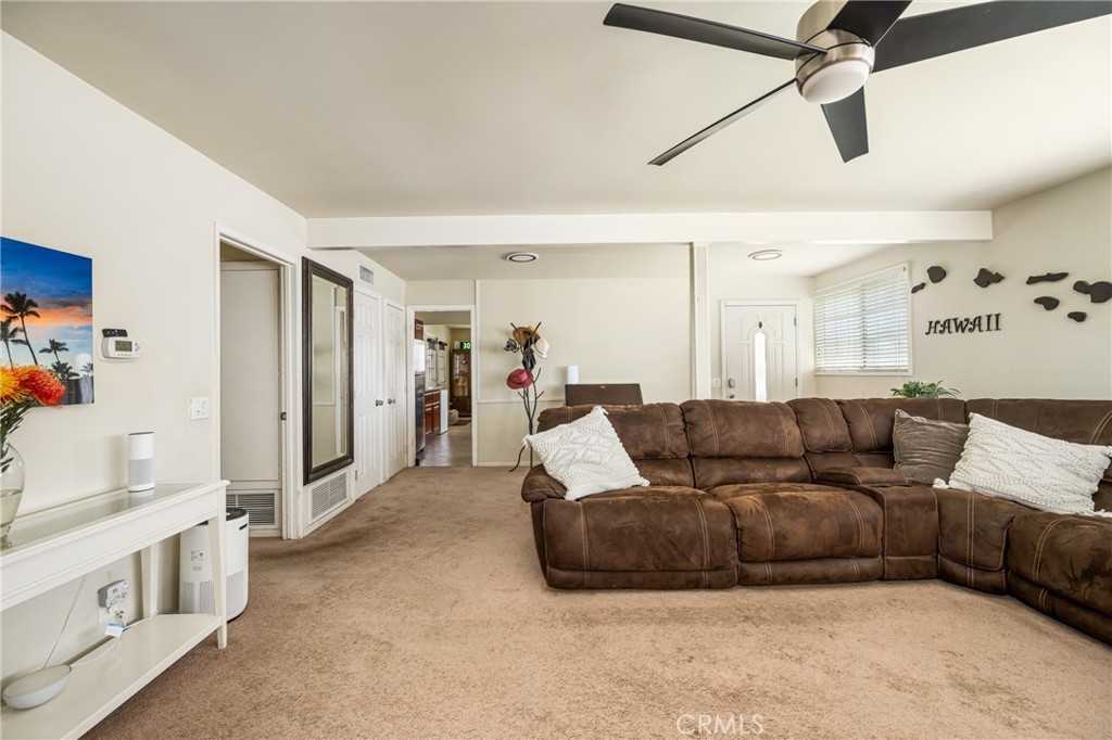 1332 N Columbine Place