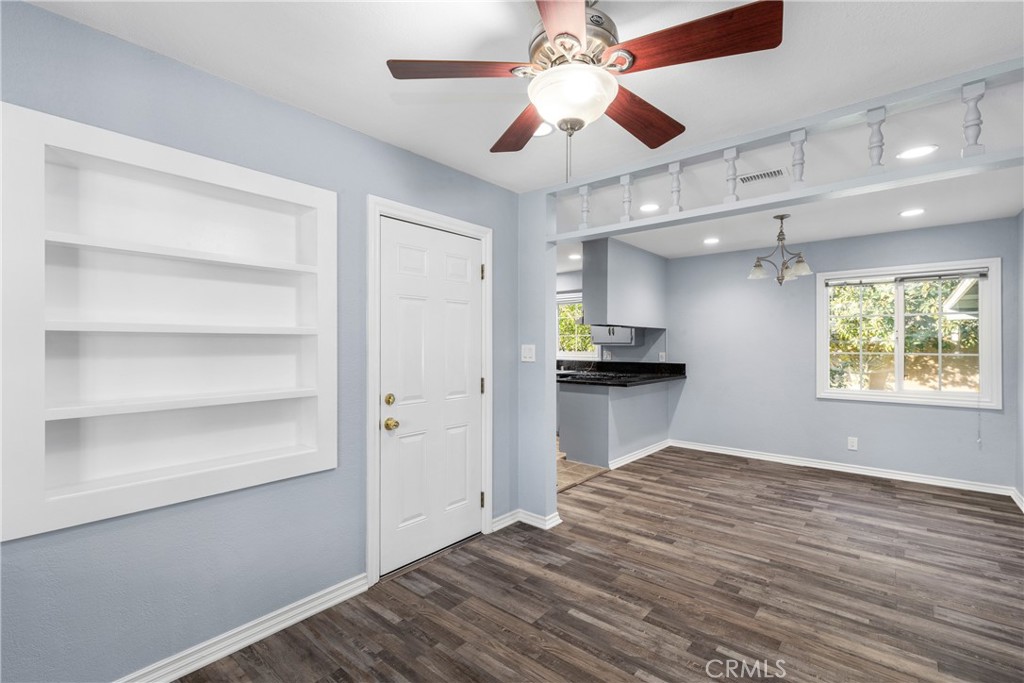 2427 E Normandy Drive