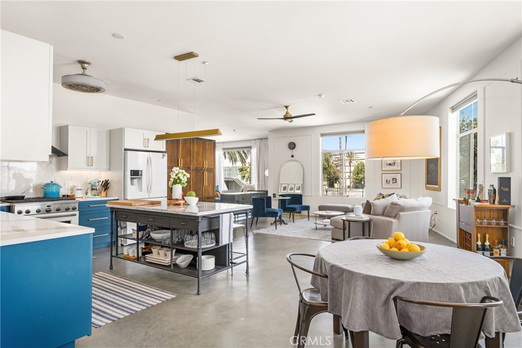 435 W Center Street Promenade 201