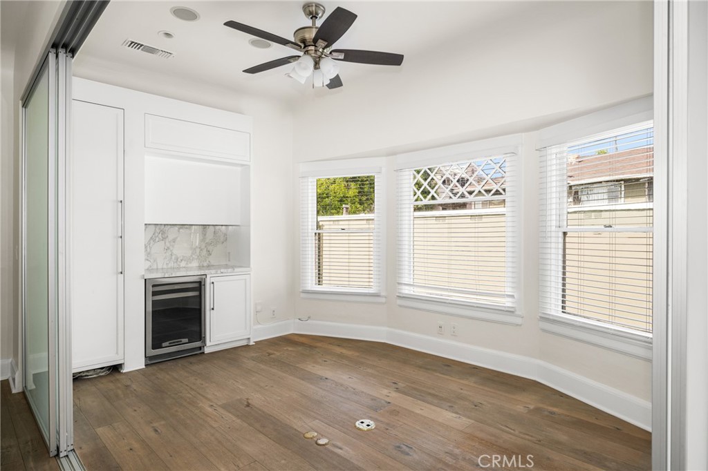 128 W Sycamore Street