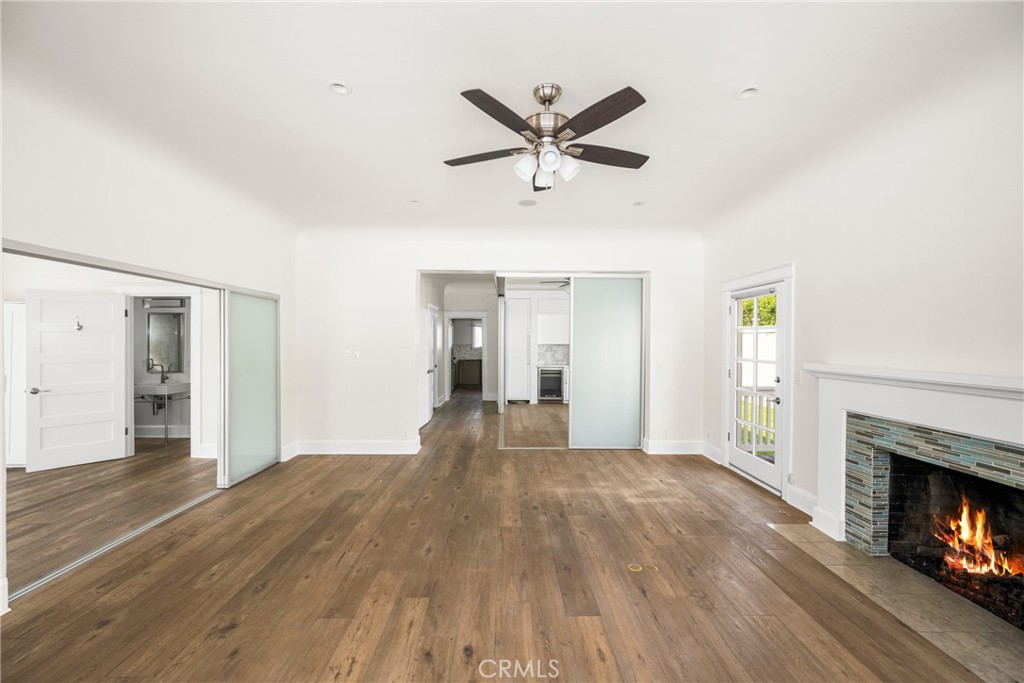 128 W Sycamore Street