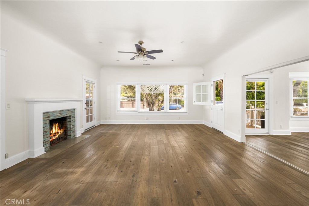 128 W Sycamore Street