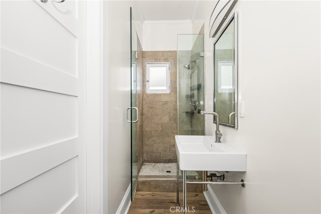 128 W Sycamore Street