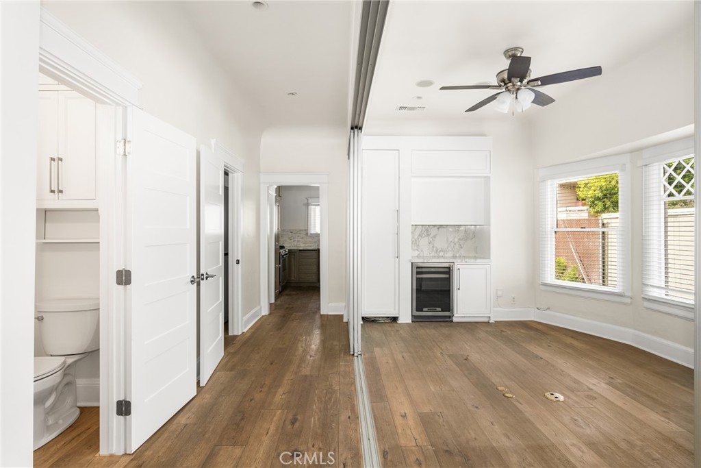 128 W Sycamore Street