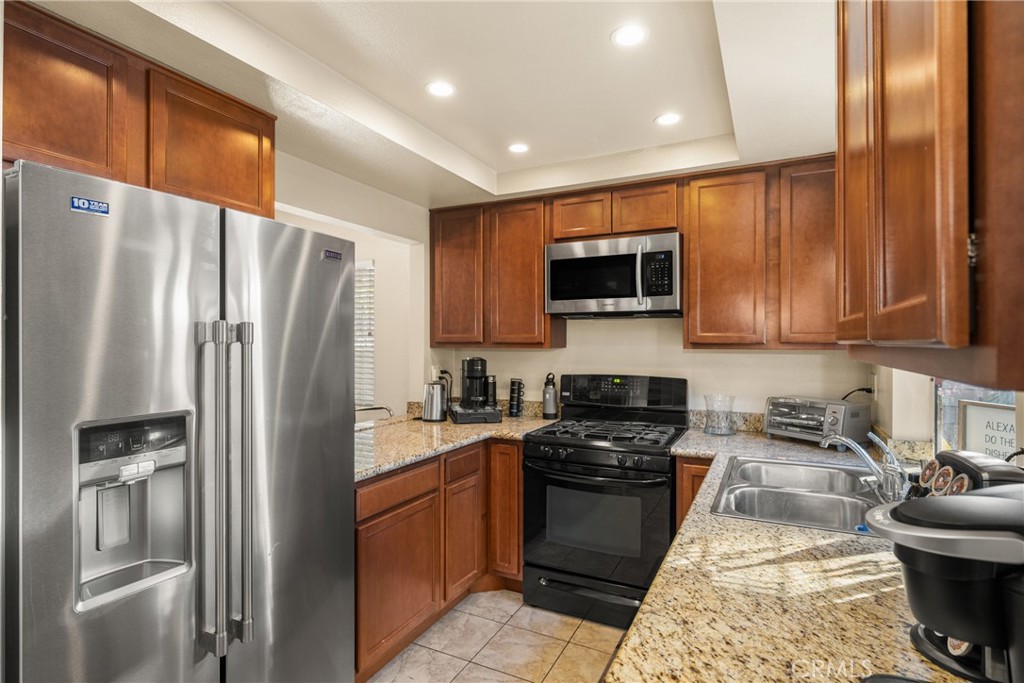 932 S Laurelwood Lane 4