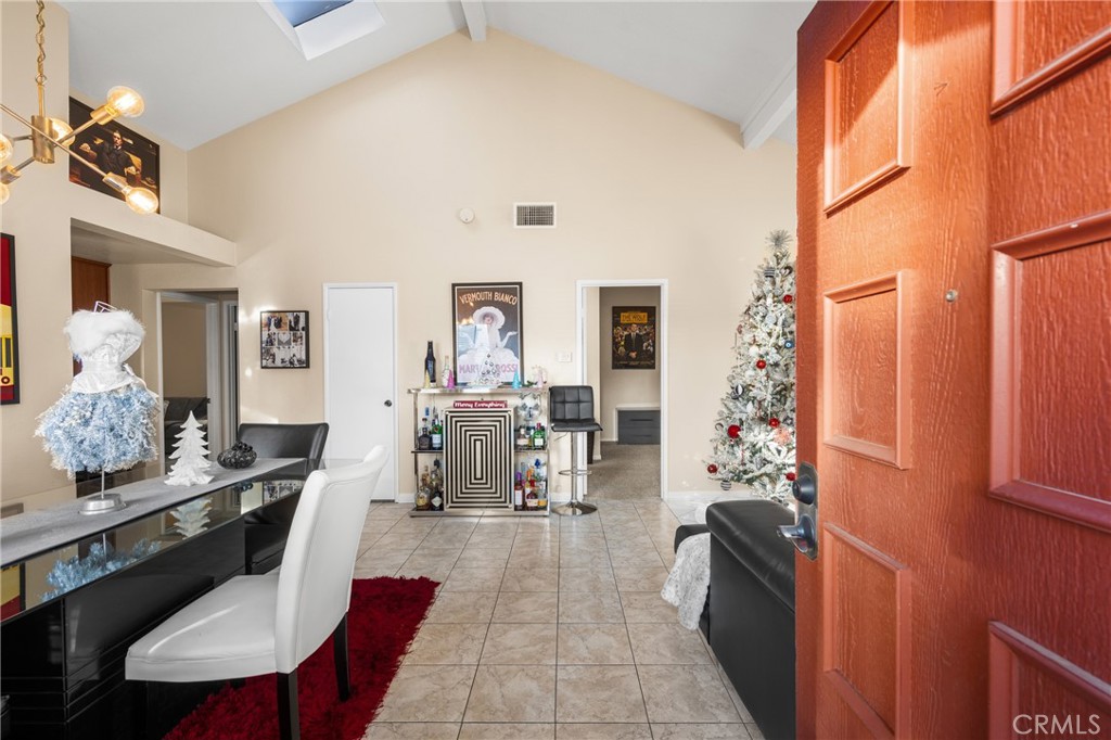 932 S Laurelwood Lane 4