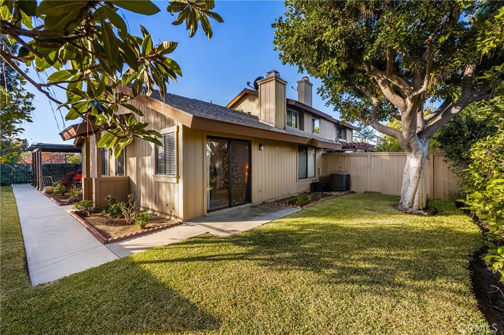 932 S Laurelwood Lane 4