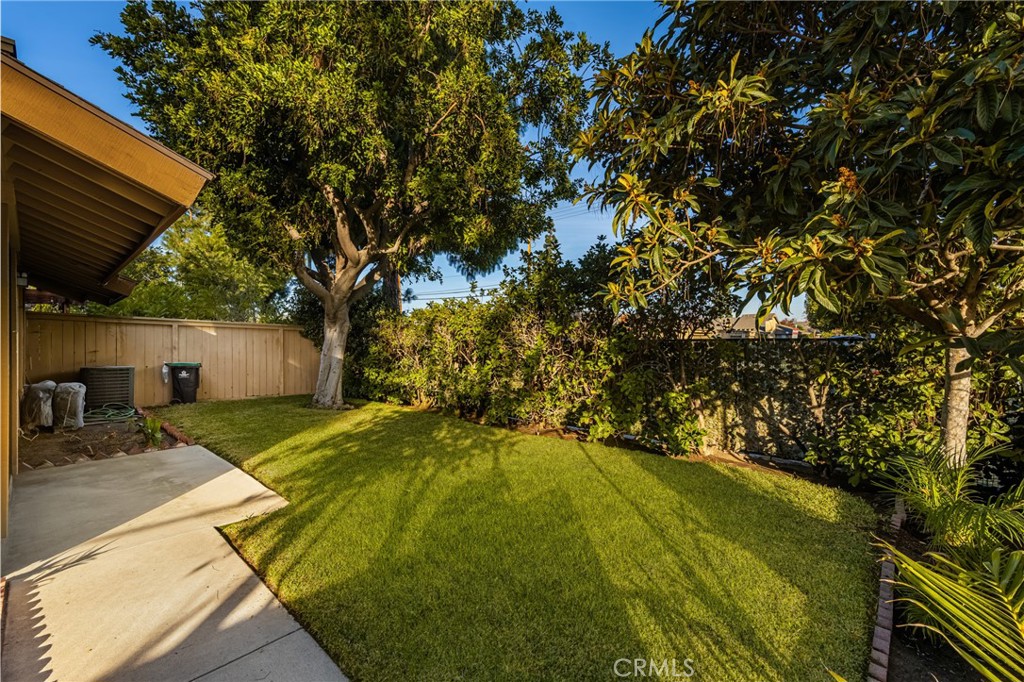 932 S Laurelwood Lane 4