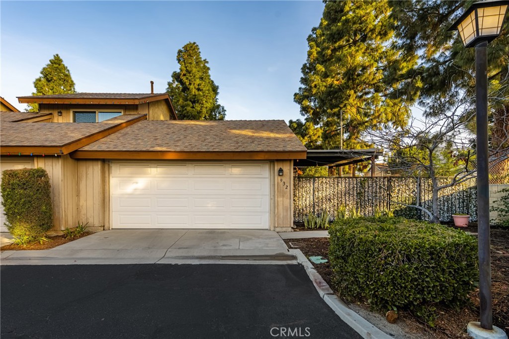 932 S Laurelwood Lane 4