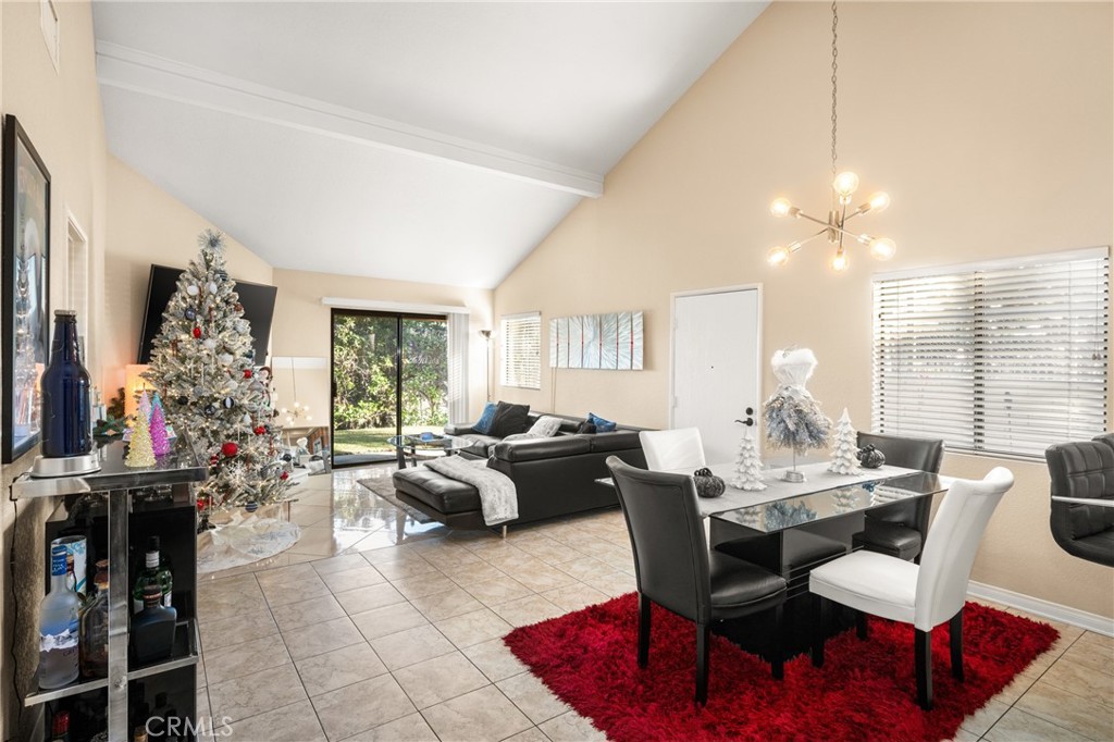 932 S Laurelwood Lane 4