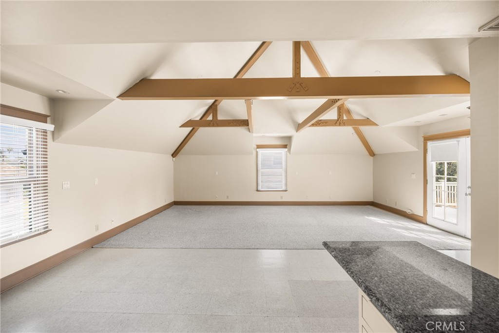 126 W Sycamore Street STUDIO