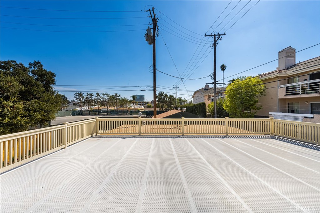 126 W Sycamore Street STUDIO