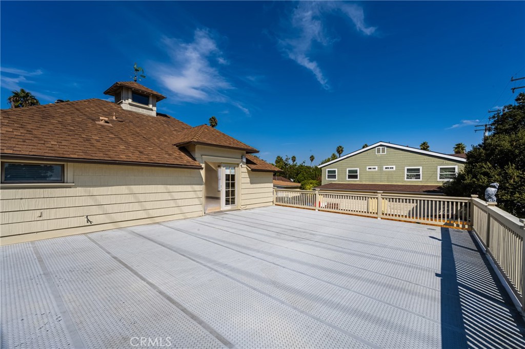 126 W Sycamore Street STUDIO