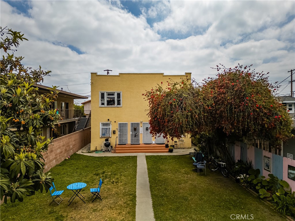 1364 Cherry Avenue