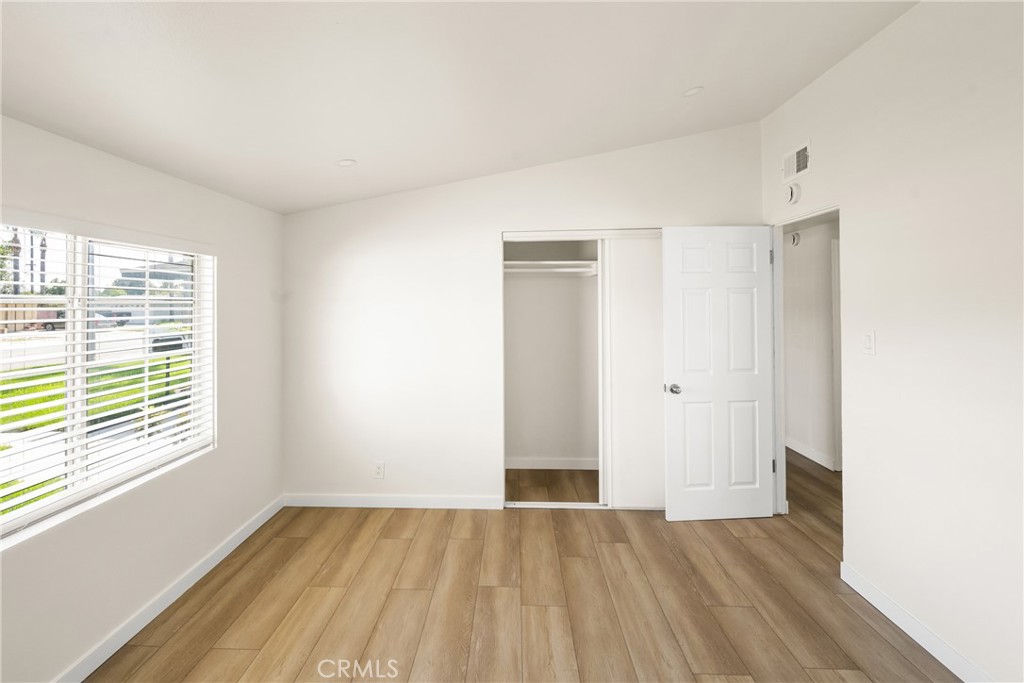 1419 W Dogwood Avenue